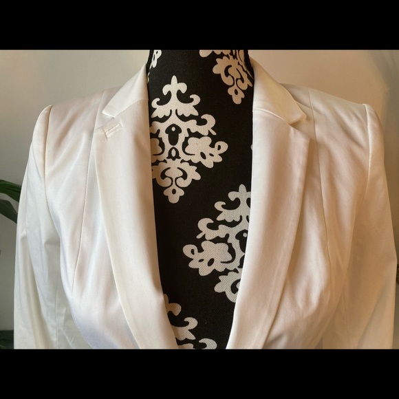 H&M Blazer - Picture 2 of 8